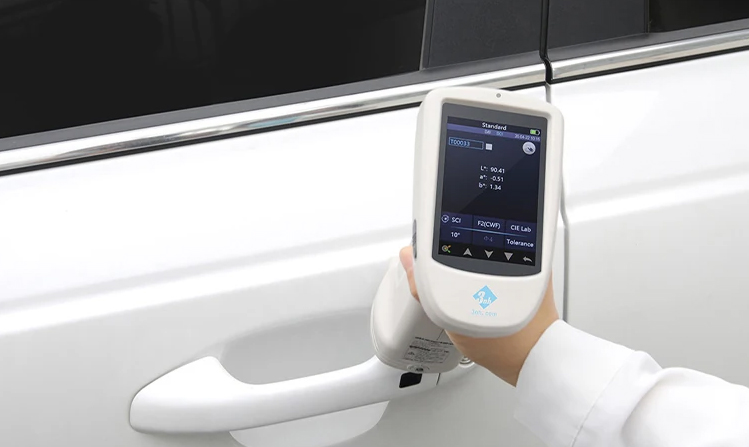 automotive_color_measure.jpg automotive_color_measure.jpg